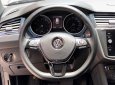 Volkswagen Tiguan 2018 - Hòa Bình Auto cần bán xe Volkswagen Tiguan đời 2019, màu đen, xe siêu lướt