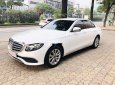 Mercedes-Benz E class 2017 - Bán Mercedes E200 sản xuất 2017, màu trắng, số tự động