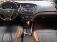 Hyundai i20 Active   2015 - Bán Hyundai i20 Active 2015, màu bạc, số tự động 