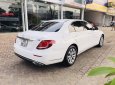 Mercedes-Benz E class 2017 - Bán Mercedes E200 sản xuất 2017, màu trắng, số tự động