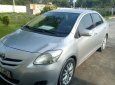 Toyota Vios   2010 - Bán Toyota Vios sản xuất 2010, màu bạc, xe gia đình 