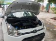 Hyundai Grand i10 2016 - Bán Hyundai Grand i10 đời 2016, màu trắng, nhập khẩu nguyên chiếc số sàn giá cạnh tranh