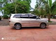 Toyota Innova 2.0E 2015 - Tôi cần bán chiếc xe ô tô Toyota Innova 2.0E màu ghi vàng 2014