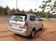 Toyota Innova   2010 - Cần bán xe Toyota Innova sản xuất 2010, màu bạc xe gia đình