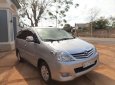 Toyota Innova   2010 - Cần bán xe Toyota Innova sản xuất 2010, màu bạc xe gia đình