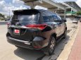 Toyota Fortuner V 4x2 2017 - Bán xe Fortuner V 4x2 sx 2017 nhập khẩu, màu bạc, xe trang bị nhiều phụ kiện 