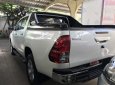 Toyota Hilux 2016 - Cần bán gấp Toyota Hilux đời 2016, màu trắng, xe nhập, số tự động, giá 730tr