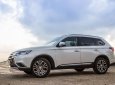 Mitsubishi Outlander 2.4 CVT Premium 2020 -  Cần bán xe Mitsubishi Outlander 2.4 CVT Premium đời 2019, màu trắng