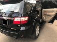 Toyota Fortuner 2010 - Bán Toyota Fortuner 2010 tự động, máy xăng, màu đen sang trọng