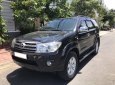 Toyota Fortuner 2010 - Bán Toyota Fortuner 2010 tự động, máy xăng, màu đen sang trọng