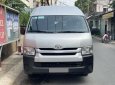 Toyota Hiace 2016 - Bán Toyota Hiace bạc 2016 số sàn, máy xăng, nhập Nhật