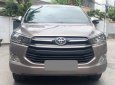 Toyota Innova 2017 - Gia đình tôi cần bán Toyota Innova 2017, số sàn, màu xám