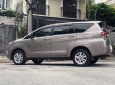 Toyota Innova 2017 - Gia đình tôi cần bán Toyota Innova 2017, số sàn, màu xám