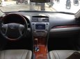 Toyota Camry 2010 - Mình cần bán Toyota Camry 2010, số tự động 2.0E, màu bạc, nhập Đài Loan