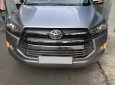 Toyota Innova 2017 - Gia đình cần bán xe Toyota Innova 2017 số sàn, màu bạc, còn mới tinh