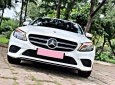 Mercedes-Benz C class 2019 - Lên đời xe nên cần bán lại C180 2019 số tự động, màu trắng