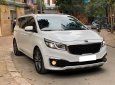 Kia Sedona 2017 - Nhà cần bán Kia Sedona 2017, màu trắng, số tự động, máy dầu