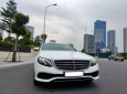 Mercedes-Benz E200 2017 - Tôi cần bán Mercedes E200 Exclusive, sản xuất 2017, số tự động, màu trắng