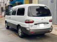 Hyundai Starex 2004 - Gia đình cần bán bán tải Huyndai Starex 2004, số sàn, 800kg, màu trắng