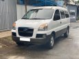 Hyundai Starex 2004 - Gia đình cần bán bán tải Huyndai Starex 2004, số sàn, 800kg, màu trắng