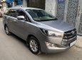 Toyota Innova 2017 - Gia đình cần bán xe Toyota Innova 2017 số sàn, màu bạc, còn mới tinh