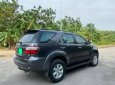 Toyota Fortuner 2010 - Tôi cần bán Toyota Fortuner 2010, tự động, máy xăng, màu xám chì