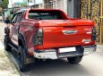 Toyota Hilux 2018 - Gia đình cần bán Hilux 2018, số tự động, máy dầu, màu đỏ độc quyền