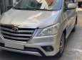 Toyota Innova 2016 - Nhà cần bán Innova 2016 số sàn màu bạc