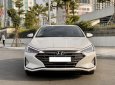 Hyundai Elantra 2020 - Tôi cần bán Hyundai Elantra 2020, bản full 2.0, số tự động, màu trắng sữa