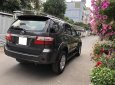 Toyota Fortuner 2011 - Nhà cần bán Toyota Fortuner 2011, tự động, máy xăng, hai cầu, màu xám chì