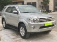 Toyota Fortuner 2012 - Gia đình bán Toyota Fortuner 2012, số tự động, máy xăng, màu bạc