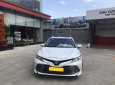 Toyota Camry 2.5Q 2019 - Cần bán xe Toyota Camry 2.5Q sản xuất 2019, màu trắng, xe nhập