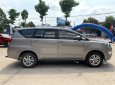 Toyota Innova 2.0E 2018 - Bán Toyota Innova 2.0E đời 2018, màu nâu