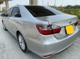 Toyota Camry 2.0E 2017 - Cần bán xe Toyota Camry 2.0E 2017 màu bạc, xe đẹp đi kĩ, chính hãng Toyota Sure