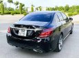 Mercedes-Benz C300 2016 - Cần bán Mercedes C300 sản xuất 2016, màu đen xe gia đình