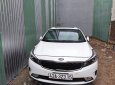 Kia Cerato 1.6AT 2017 - Bán Kia Cerato 1.6AT đời 2017, màu trắng, xe gia đình