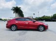 Hyundai Elantra 2017 - Cần bán lại xe Hyundai Elantra đời 2017, màu đỏ số sàn giá cạnh tranh