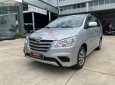 Toyota Innova   2.0E  2015 - Cần bán gấp Toyota Innova 2.0E đời 2015, màu bạc