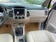 Toyota Innova   2.0E  2015 - Bán ô tô Toyota Innova 2.0E đời 2015, màu bạc xe gia đình, giá chỉ 399 triệu