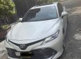 Toyota Camry   2.5Q 2019 - Cần bán Toyota Camry 2.5Q đời 2019, màu trắng, nhập khẩu còn mới