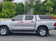 Toyota Hilux 2019 - Bán xe Toyota Hilux năm 2019, màu bạc, nhập khẩu nguyên chiếc còn mới