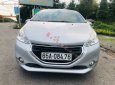 Peugeot 208 2013 - Cần bán gấp Peugeot 208 đời 2013, màu bạc, nhập khẩu nguyên chiếc còn mới