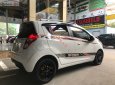 Chevrolet Spark   Zest 1.0  2015 - Cần bán gấp Chevrolet Spark Zest 1.0 năm sản xuất 2015, màu trắng số tự động, 255tr