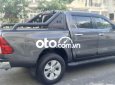 Toyota Hilux 2017 - Cần bán lại xe Toyota Hilux 2017, màu xám, 800 triệu