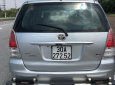 Toyota Innova 2010 - Cần bán Toyota Innova năm sản xuất 2010, màu bạc xe gia đình