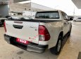 Toyota Hilux 2019 - Cần bán lại xe Toyota Hilux sản xuất năm 2019, màu trắng, xe nhập còn mới giá cạnh tranh