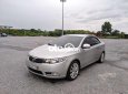 Kia Forte 2013 - Cần bán gấp Kia Forte sản xuất 2013, màu bạc