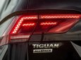 Volkswagen Tiguan Luxury S 2021 - Volkswagen Tiguan Luxury S màu đen - nội thất cam đen - Xe có sẵn giao ngay