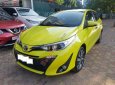 Toyota Yaris 2018 - Cần bán lại xe Toyota Yaris năm sản xuất 2018, màu vàng, nhập khẩu