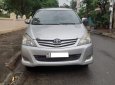 Toyota Innova 2.0G 2010 - Cần bán lại xe Toyota Innova 2.0G năm sản xuất 2010, màu bạc, giá tốt